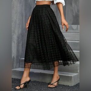 BellanBlue Plaid Mesh Overlay Skirt in Black. Size 4X (20W) NWT